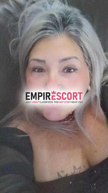 roseane samury coroa safada adora leitinho na boca