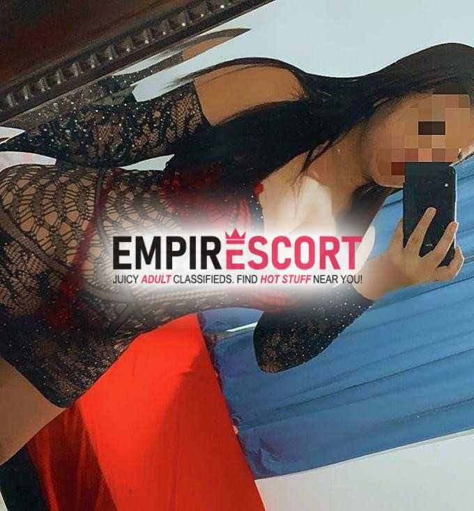 rebecca completinha com local. fotos reais