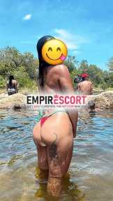 olá meus amores sou uma loira bem quente pra vocês e qui adora fazer anal sem frescura nenhuma não importo com tamanho gosto de fazer um oral bem