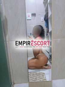 baixinha safada com local
