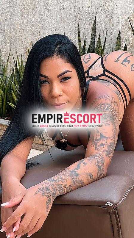 atriz pornô em curta temporada com local