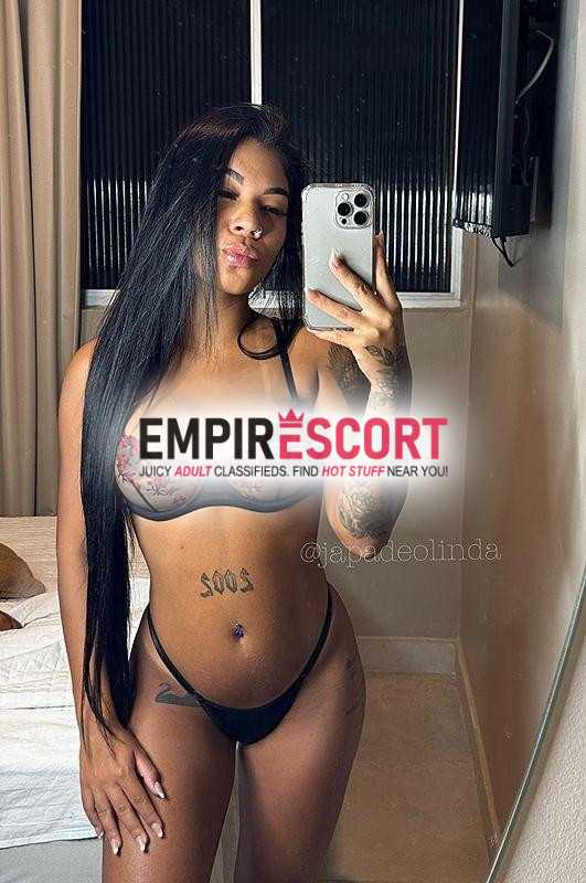 atriz pornô em curta temporada com local