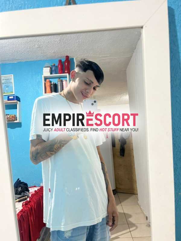 magro tatuado com dote de 19cm