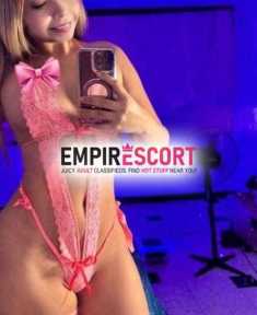 loira cor do mel com local privado