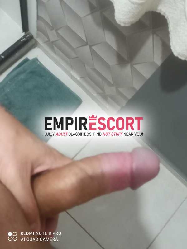 novinho tatuado olhos claros