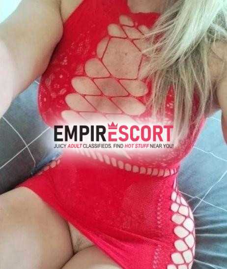 coroa loira topa tudo com local faço chamada de vídeo também você me vê todinha faço dupla penetração tanto no anal quanto no vaginal