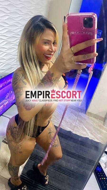 linda loira cheia de tesão