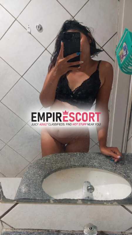 morena tatuada