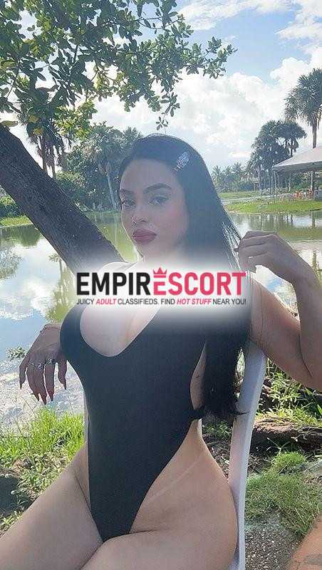 branquinha siliconada disponível adoro um oral guloso babadinho e sem frescura vem amor 🤤😈