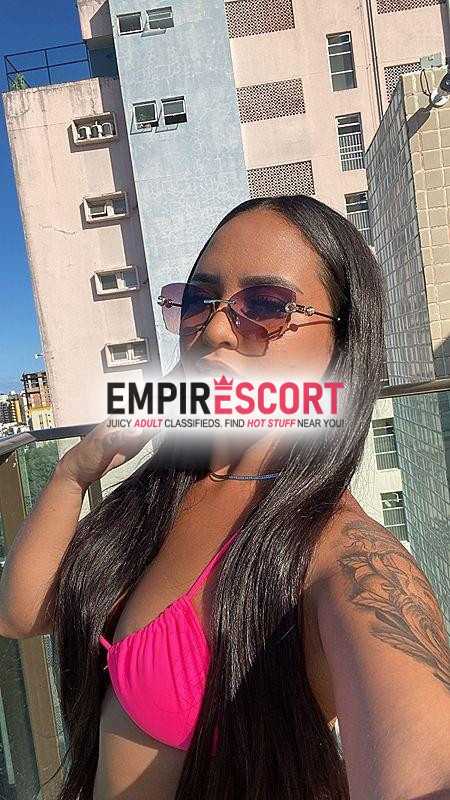 novinha gostosa com local