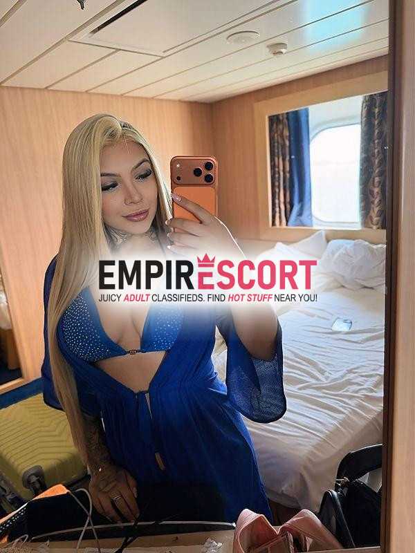 novinha cabelos longos com olhar muito sensual pronta para ser sua ❤️🔥