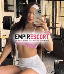acompanhante e massagista gata com corpo lindo cintura fina seios siliconados magrinha uma verdadeira gata te esperando na cama para te dar carinho.
