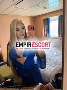 novinha cabelos longos com olhar muito sensual pronta para ser sua ❤️🔥