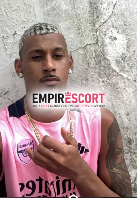 olá para todos eu sou o lucas negão tenho 21 anos de idade e sou um garoto de programa com um dote de 23 centímetros bem grosso e gostoso bem delicioso.