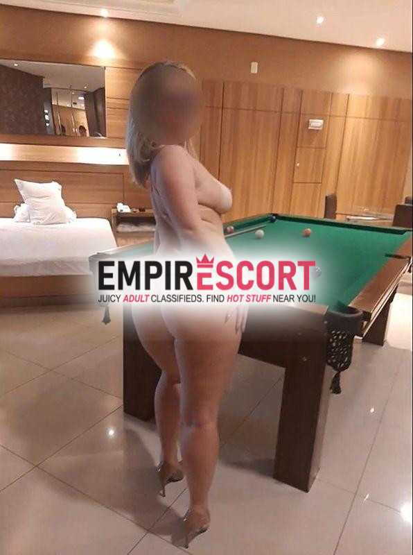 loira atraente e simpática com local discreto.
não faço anal. não atendo em domicílio.