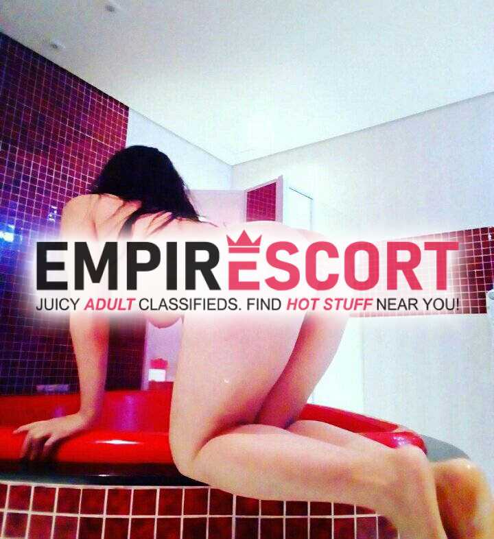 sou uma mulher de curvas femininas. doce charmosa e extremamente sensual e envolvente. sou companhia perfeita.