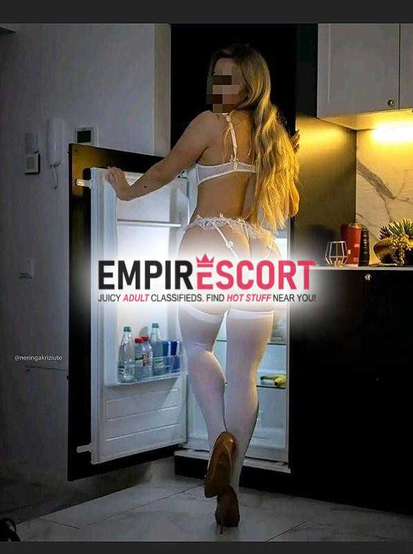 olá boa tarde amor me chamo maria clara uma linda loira com belas curvas e toda gostosa bumbum e peitos grandes e uma pepekinha bem rosadinha 