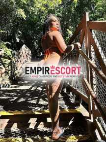sophia goiana de belas curvas carinhosa e educada
