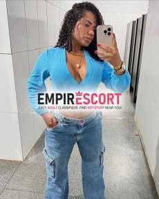 sophia goiana de belas curvas carinhosa e educada