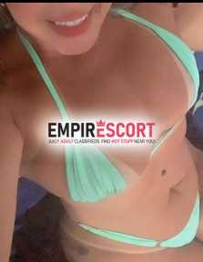 loira discreta e educada mas bem safadinha no sexo garanto um momento de puro prazer
com um oral maravilhoso.