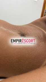 pelos loirinhos seios médios e um bumbum grande oral molhadinho e beijos