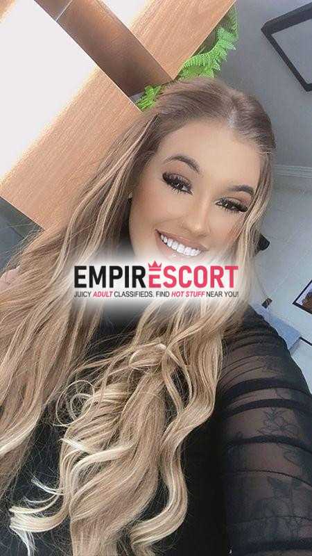 emanuelle loirinha primeira vez na cidade .