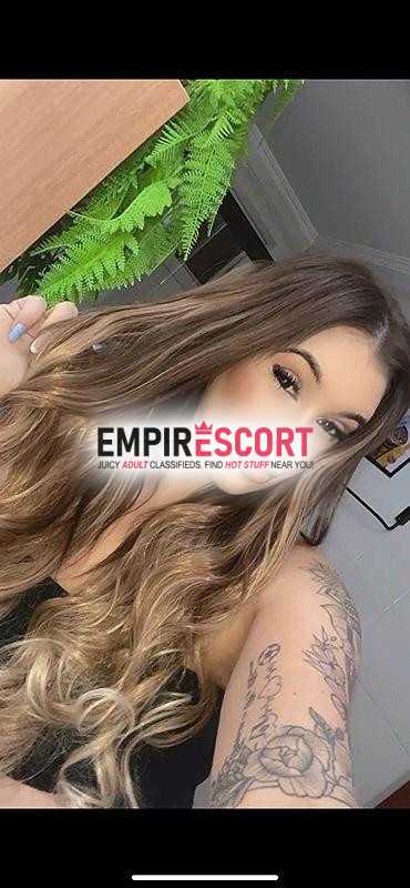 emanuelle loirinha primeira vez na cidade .