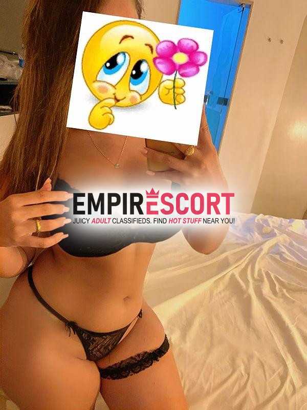novidade loira gostosa com local sexo e massagem