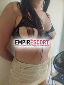 bruninha branquinha tatuada do boquete molhado