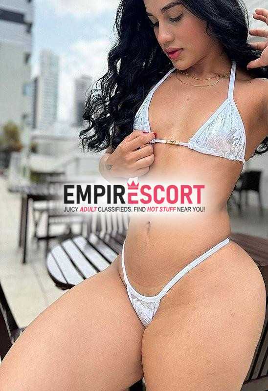 sol ninfa rainha nuru estudante gata rosto de boneca e corpo definido