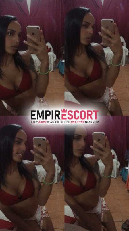 thays baixinha