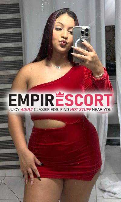 laura estilo namoradinha e com local disponível para receberlos.