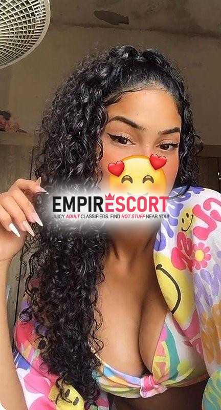lais moreninha sua namoradinha massagem e finalização oral sem capa.