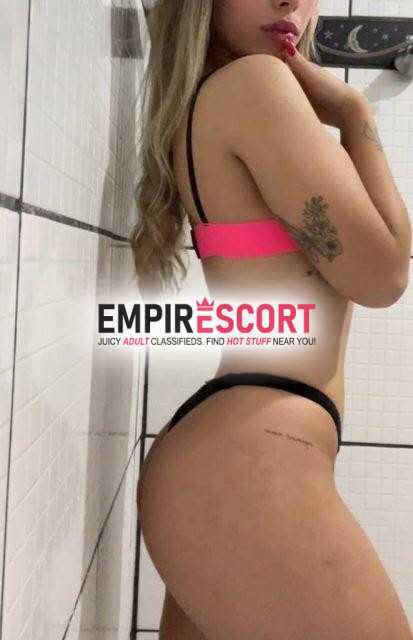 novinha loirinha gostosa
