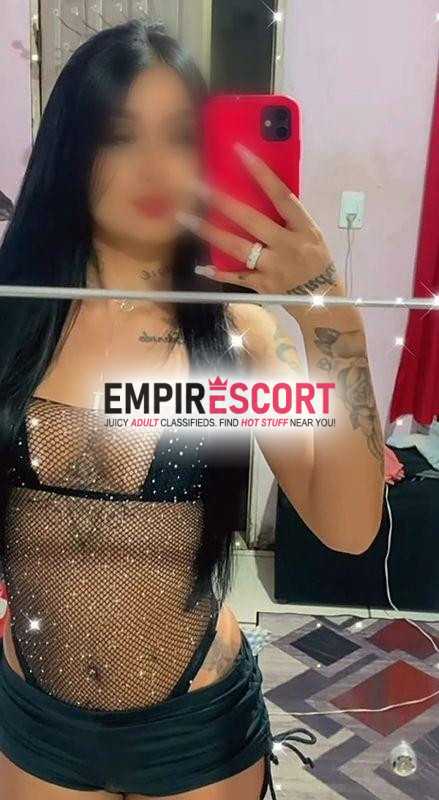 tawane queiroz  recém chegada dona das fotos