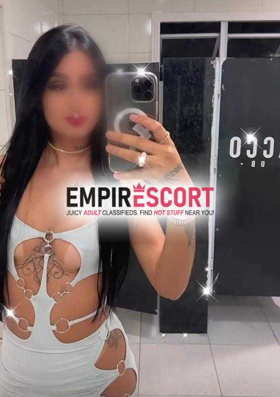 tawane queiroz  recém chegada dona das fotos