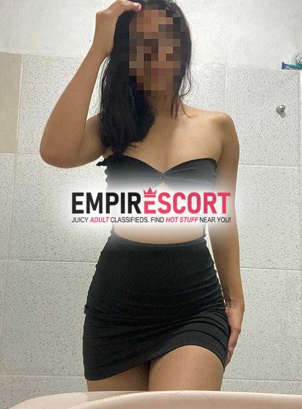 morena linda dos cabelos pretos parque 10