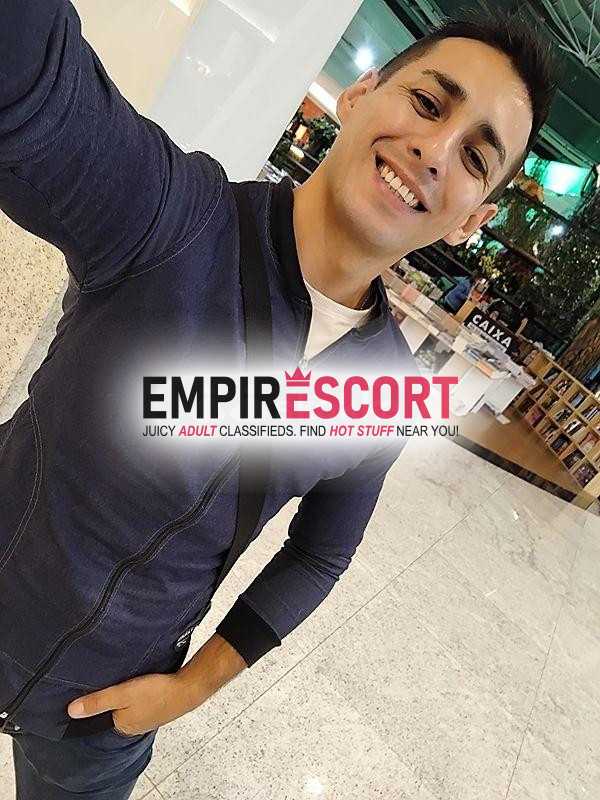 vem comigo disfrutar muito aquí gringo quente