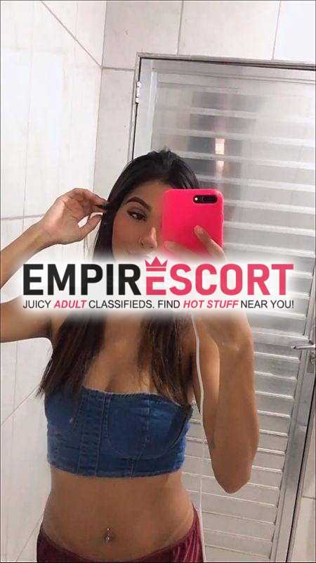 sou uma garota linda e bastante gostosa e com carinho de atender cliente sou safadinha