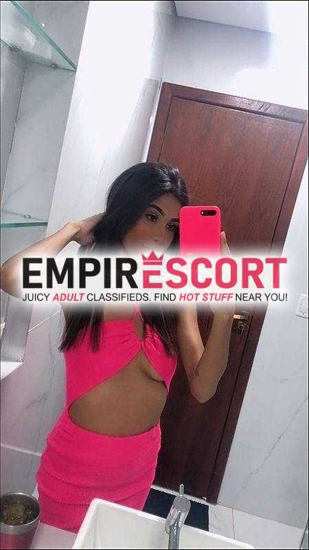 sou uma garota linda e bastante gostosa e com carinho de atender cliente sou safadinha