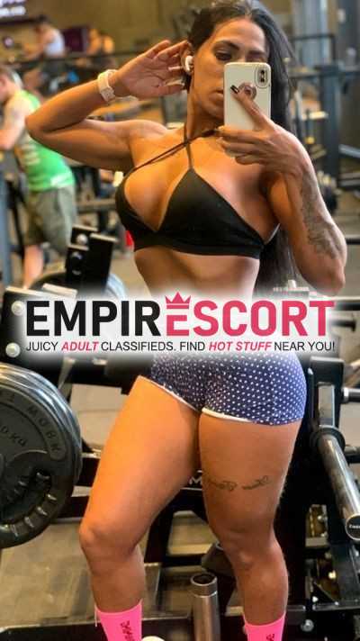 luuh goveia morena de corpo impressionante e bem definido perfumada e atraente.