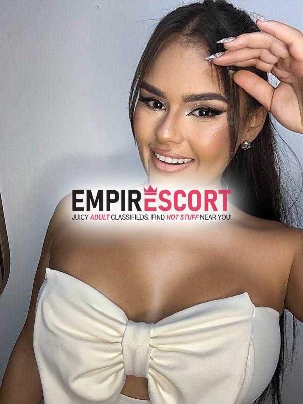 morena meiga estilo namoradinha com local solo e reservado.