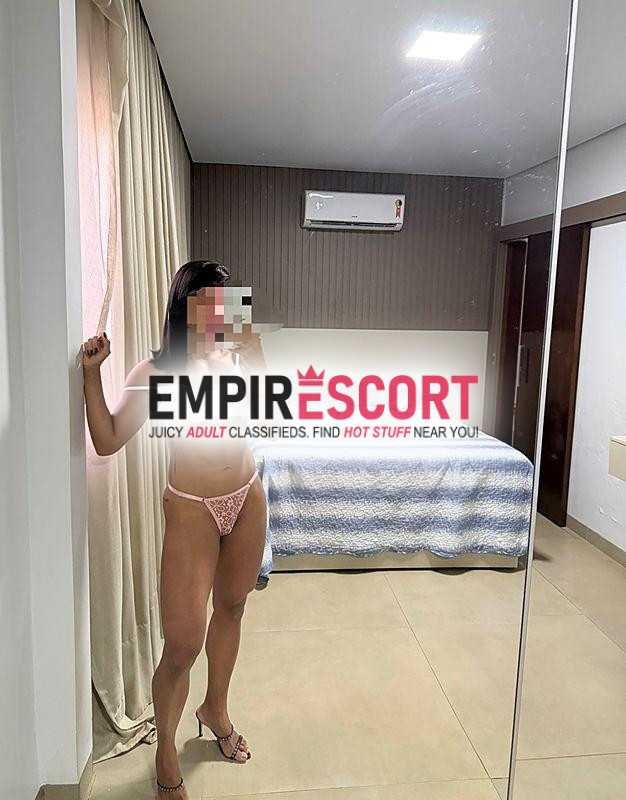 olá me chamo camila morena clara seios pequeno que cabe em sua boca bumbum empinado corpo definido 158 de altura e 
peso 57kl.
15 min 100
30