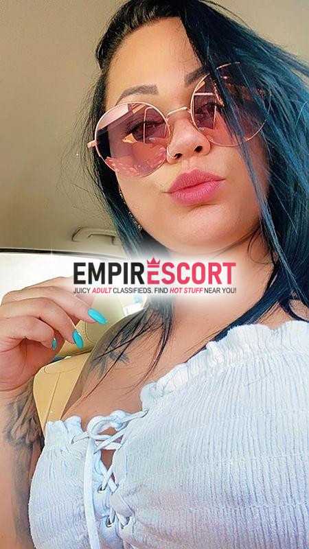 morena greluda com local