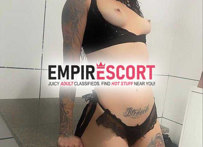 sou uma delicinha de seios durinhos cintura fina e bumbum empinado para vc gozar gostosinho 🫦