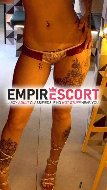 branquinha tatuada sua namoradinha