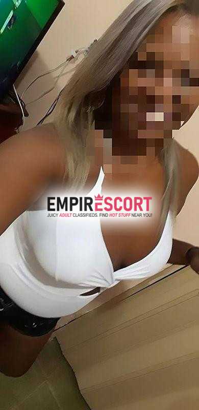 uma morena deliciosa pronta pra deixar você vontade