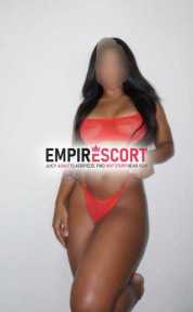 bruna linda mulher com uma massagem deliciosa e com local