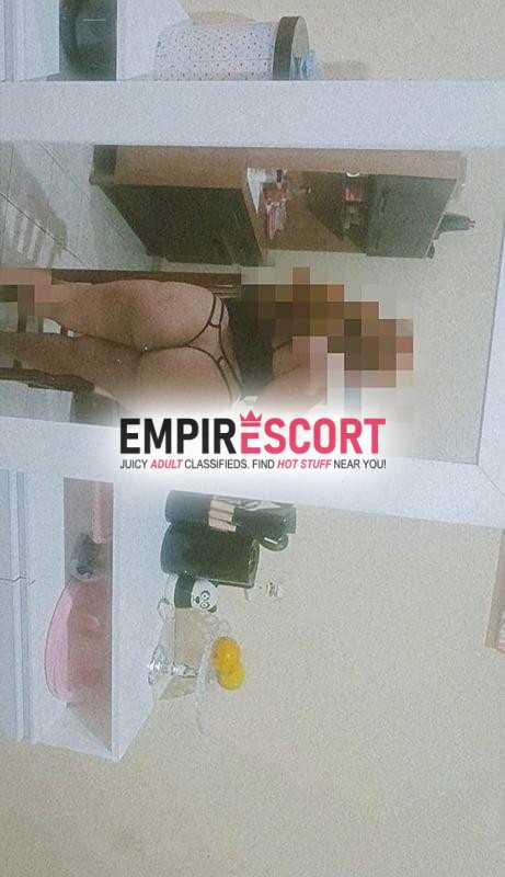 uma branquinha gostosa cheia de tensão