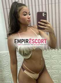 sua namoradinha safadinha sem restriÇÕes fera do bem babadinho sem capa cavalgo em cima do seu pau bem gostso…. deliciosa e apetitosa